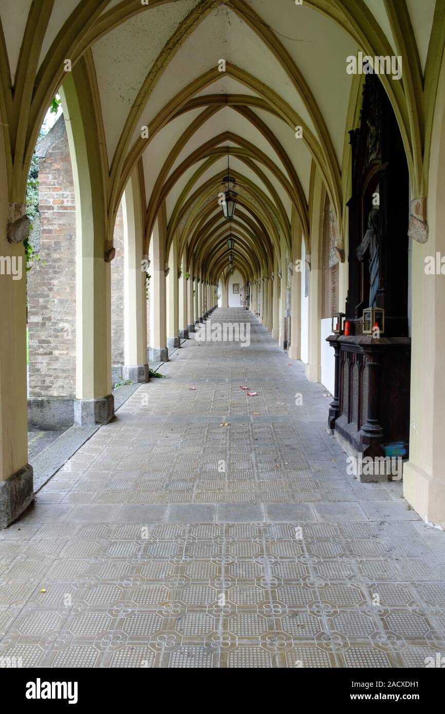 Pfarrkirche Unserer Lieben Frau in Schwaz, Österreich, die größte gotische Hallenkirche in Tirol Stockfoto