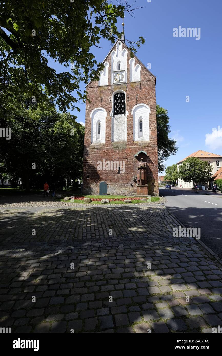 Ludgerikirche mit freistehenden Glockenturm der Stadt Norden, Kreis Aurich, Niedersachsen, Deutschland Stockfoto