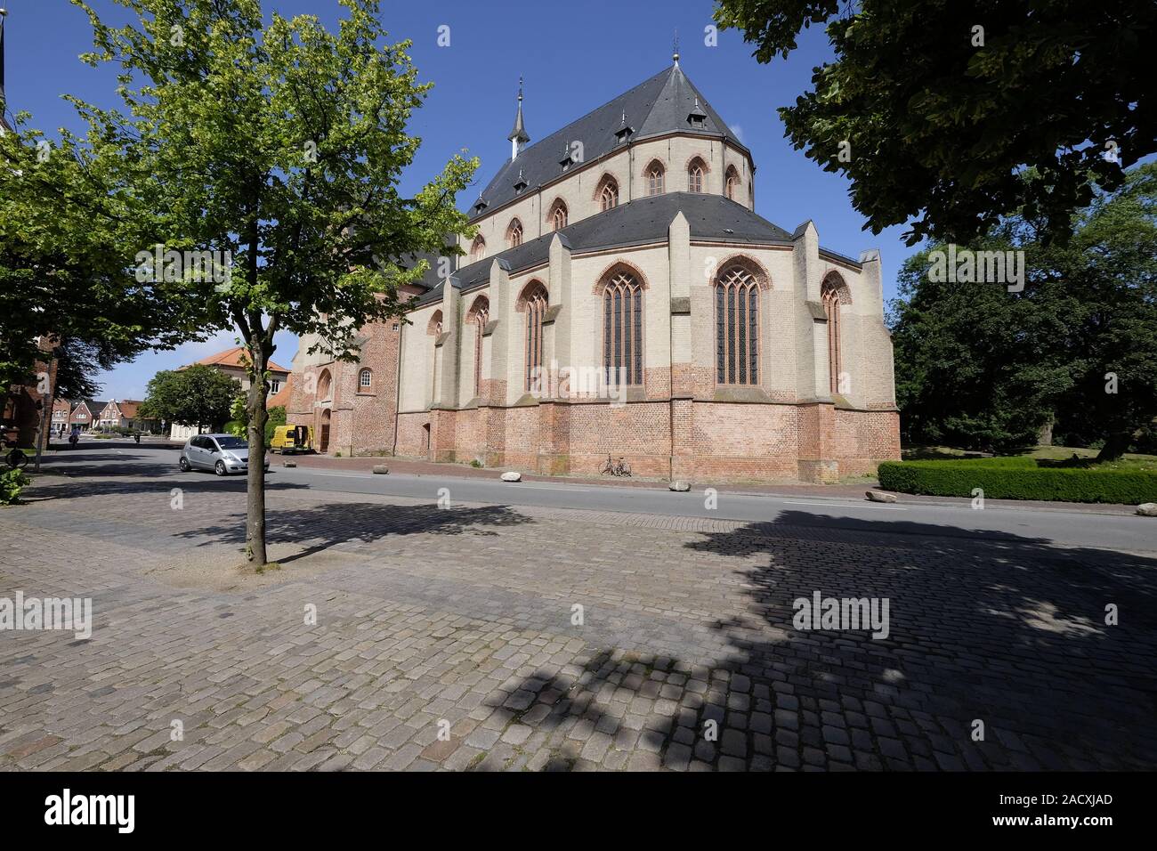 Ludgerikirche mit freistehenden Glockenturm der Stadt Norden, Kreis Aurich, Niedersachsen, Deutschland Stockfoto