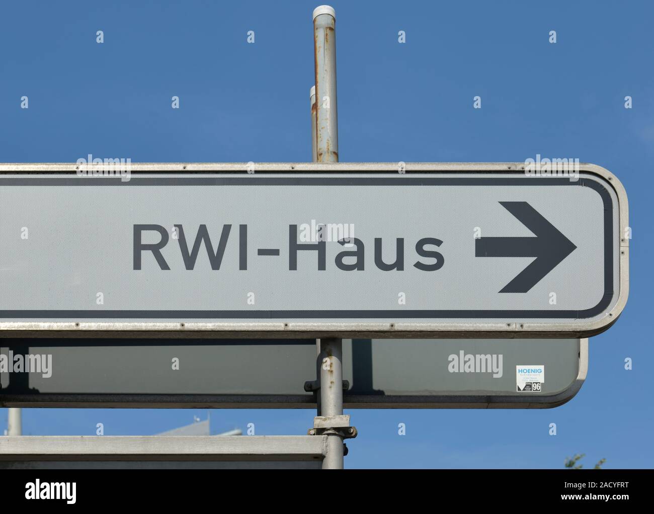 Schild, Bürohaus rwi4, Völklinger Straße, Düsseldorf, Nordrhein-Westfalen, Deutschland Stockfoto