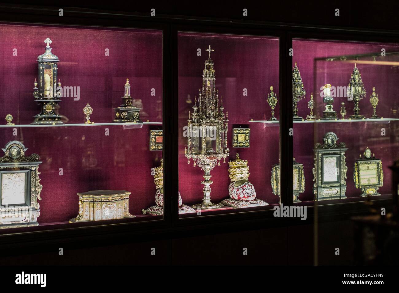 München, Deutschland - 27 November, 2018: Die Sammlung der heiligen Reliquien im Museum Residence (Residenz München), der Bayerischen Könige. Stockfoto