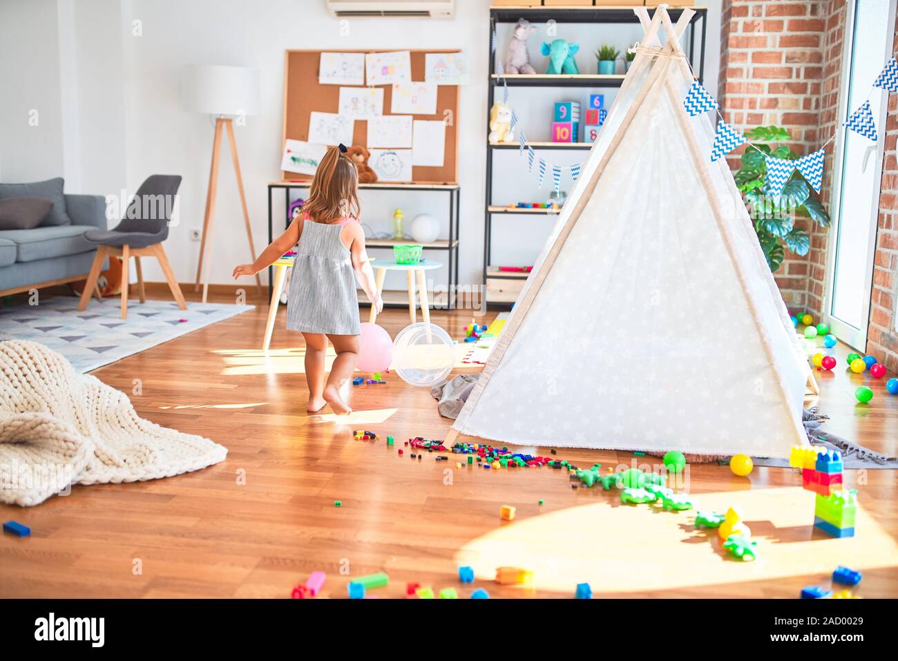 Baby Smiling Playing Stockfotos Baby Smiling Playing Bilder