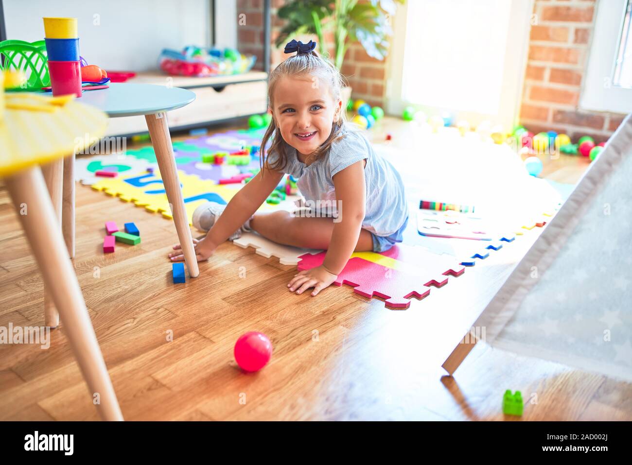 Baby Smiling Playing Stockfotos Baby Smiling Playing Bilder