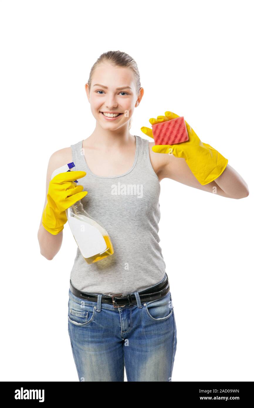 Junge Frau mit Schwamm und Reinigung Spray isoliert Stockfoto