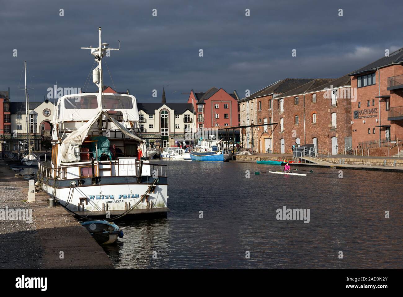 Exeter Canal Basin, Cafe, den Kanal, die Stadt, Commercial Dock, Devon, Devon, Trinken, England, Europa, Exeter - England, geografische Standorte, Stockfoto
