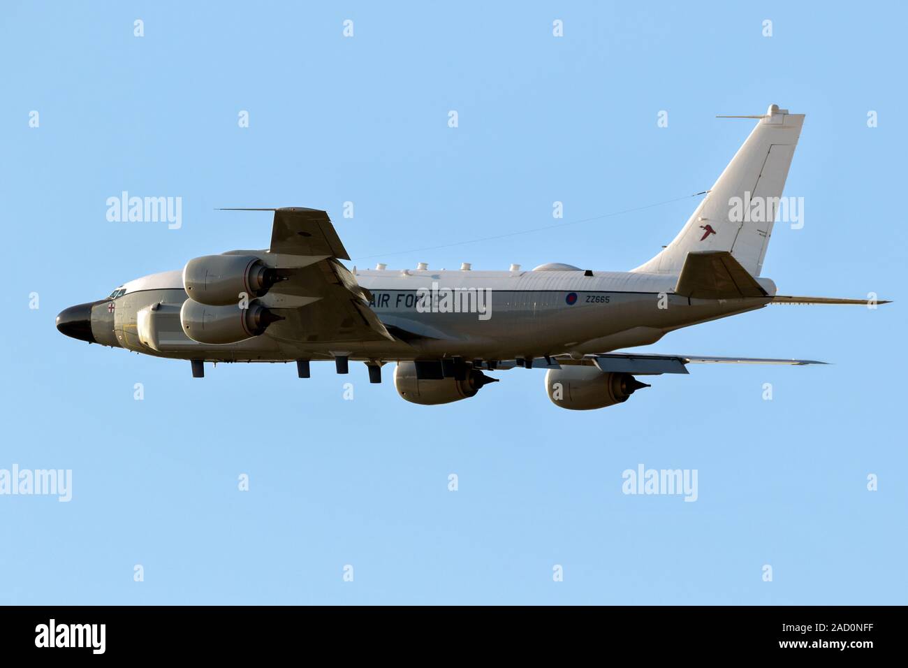 MILDENHALL, Großbritannien - 12 Jul, 2018: Royal Air Force Boeing RC-135 W Niet gemeinsamen militärischen Aufklärer, der von der RAF Mildenhall Airbase. Stockfoto