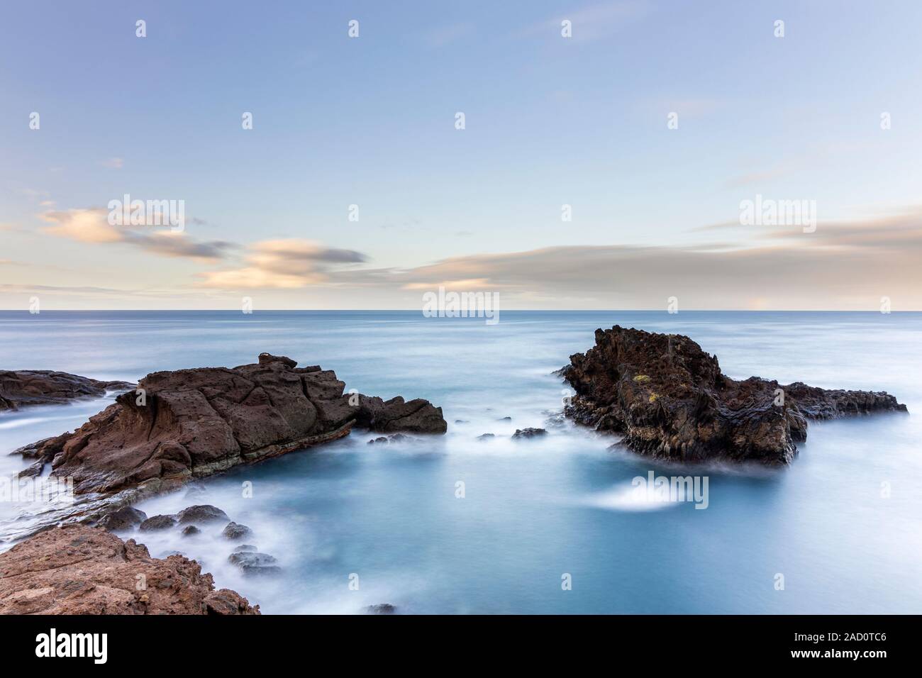 Fotos mit langer Belichtungszeit Marine in der Morgendämmerung, Playa Paraiso, Costa Adeje, Teneriffa, Kanarische Inseln, Spanien Stockfoto