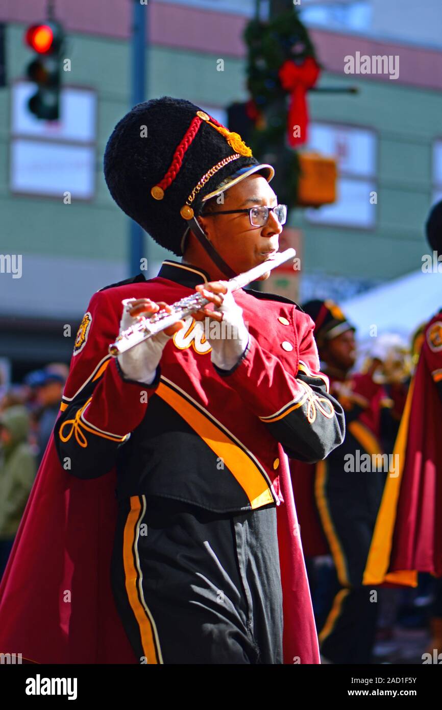 Marching Band Musiker in der Thanksgiving Day Parade in Charlotte, NC Stockfoto