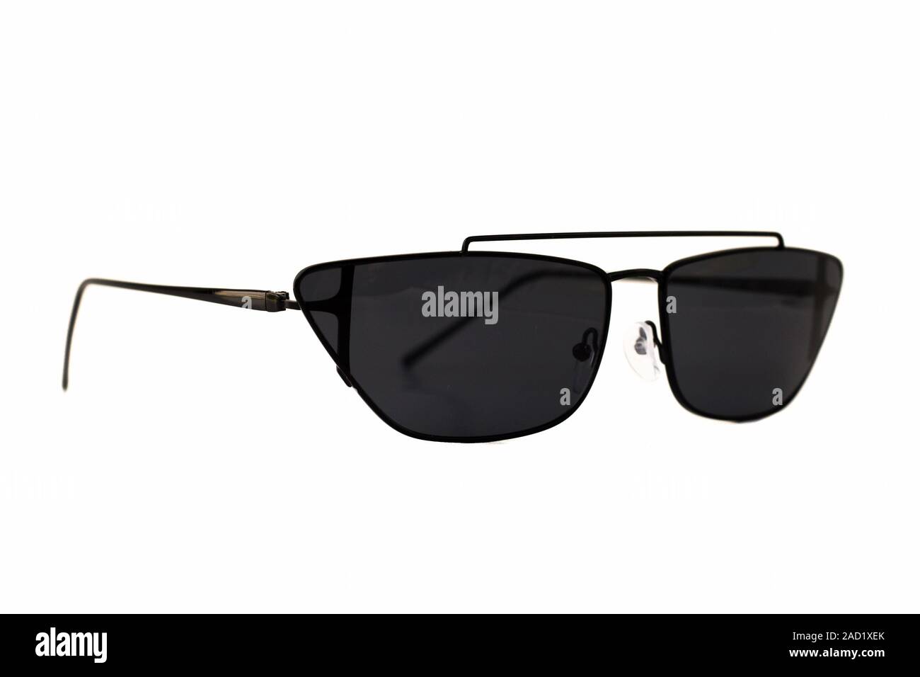 Schwarz aviator quadratische Sonnenbrille isoliert auf Weiss - Seitenansicht Stockfoto