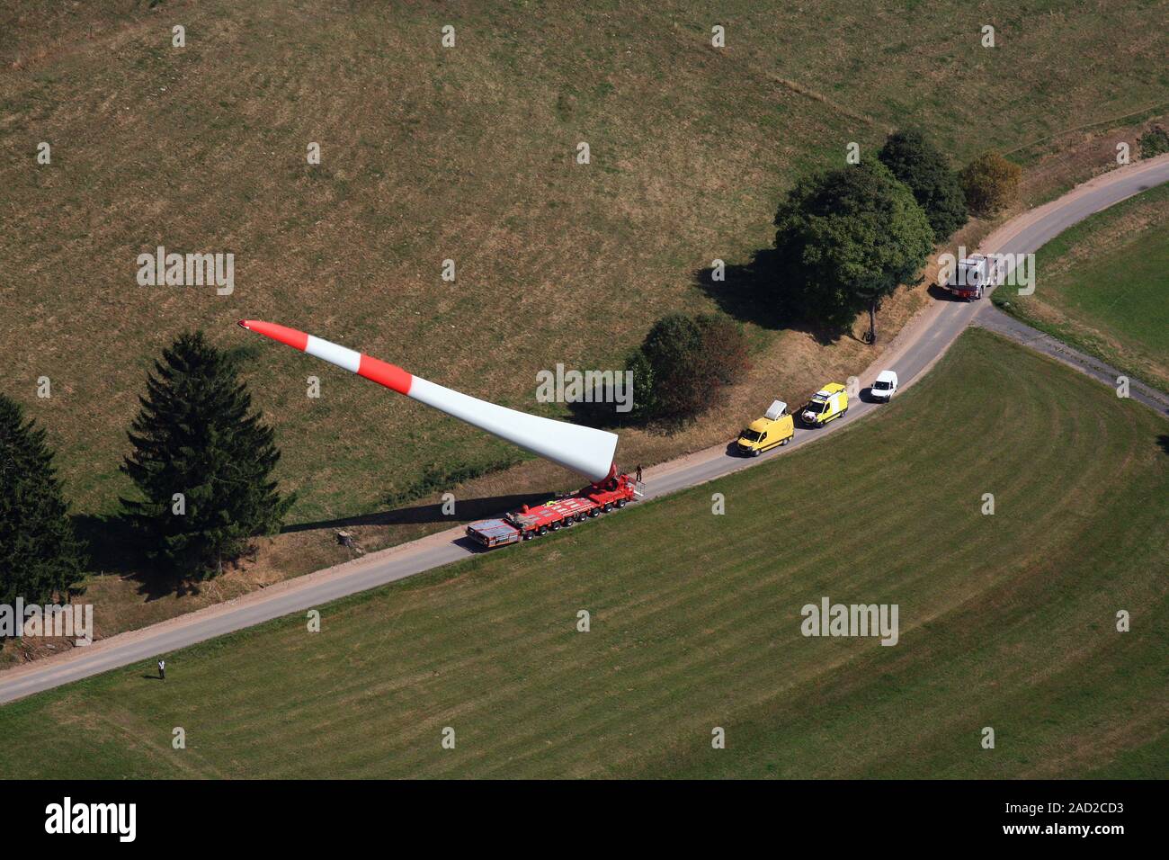 Transport der Rotorblätter einer Windenergieanlage Stockfoto