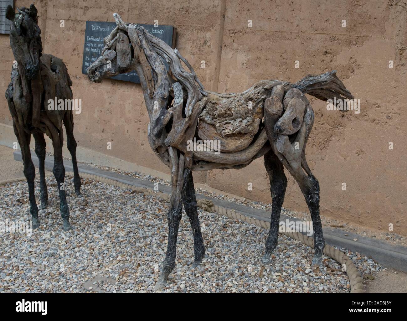 Leben Größe Treibholz Pferd Skulpturen, Eden Project, Cornwall, Großbritannien Stockfoto