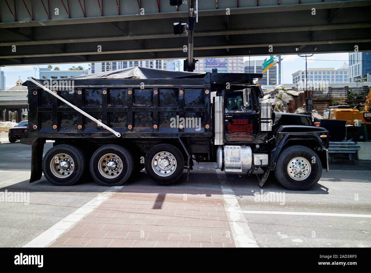 Baustoffe Dump Truck kleine private Unternehmen Nahverkehr Stadt Orlando Florida USA Stockfoto