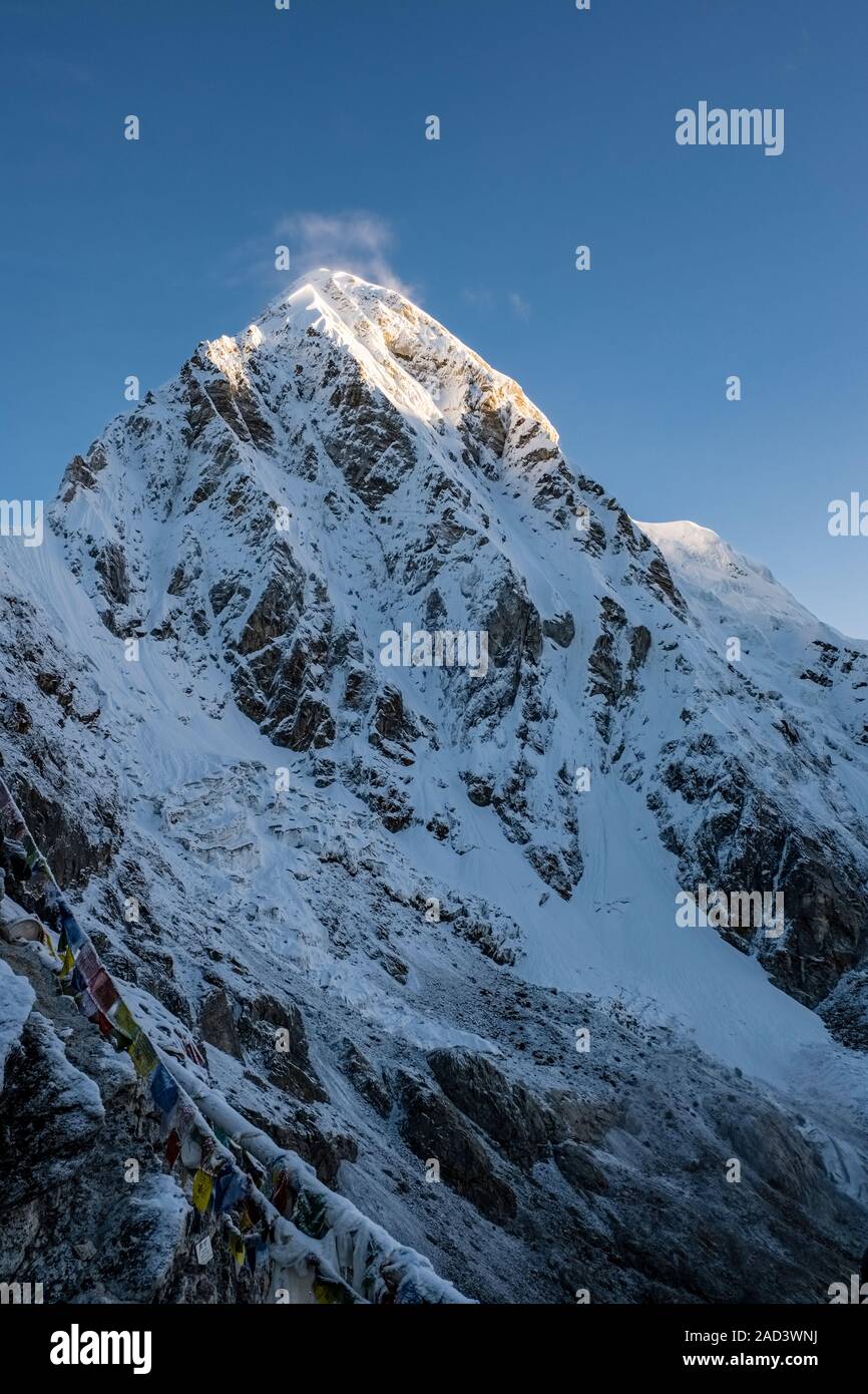 In der Nähe der Gipfel des Mt. Pumori, vom Gipfel des Kala Patthar gesehen Stockfoto