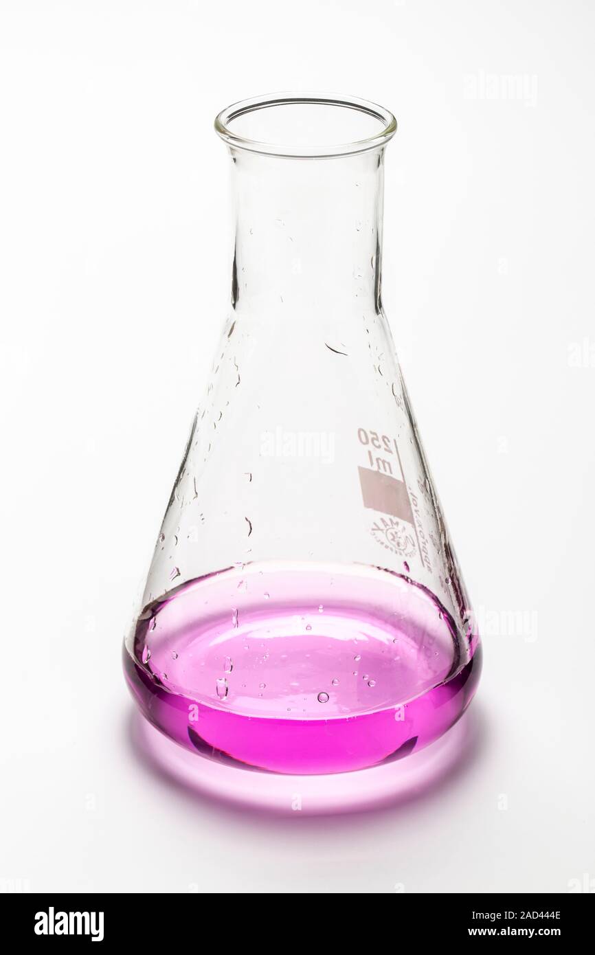 Phenolphthalein als einzigen Indikator im Säure-Base-Titrationen verwendet.  In einer grundlegenden Lösung, wie hier bei einem pH-Wert von 11,  phenolphthalein ist eine rosa Farbe. Ein Hinzufügen Stockfotografie - Alamy