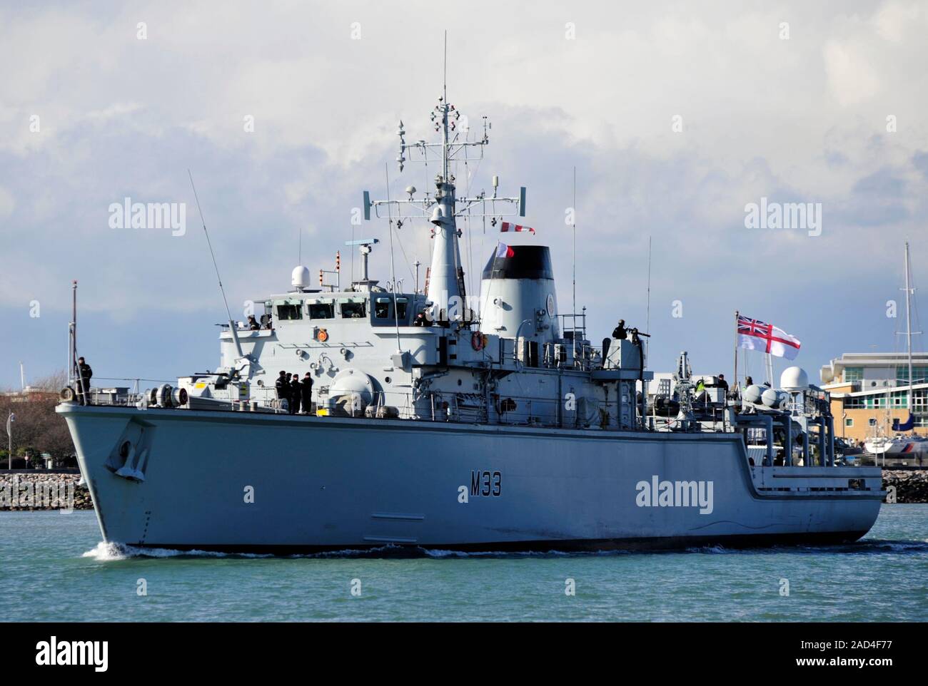 AJAXNETPHTO. 3. MÄRZ 2015. PORTSMOUTH, England. - HMS BROCKLESBY verlassen den Hafen. Foto: TONY HOLLAND/AJAX REF; DTH 140303 36798 Stockfoto