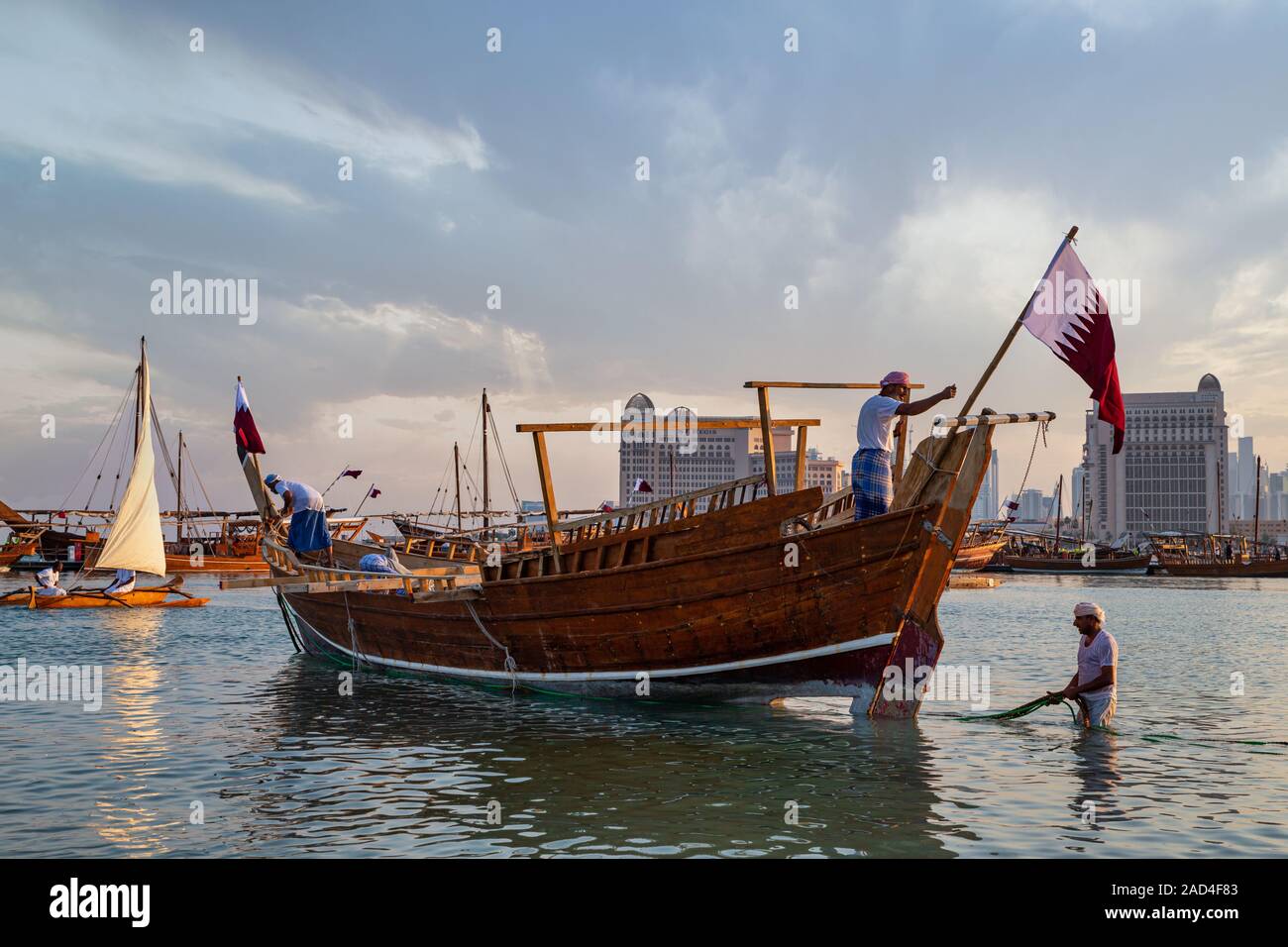 Doha-Katar, Dezember 3,2019: Katara Traditional Dhow Festival in Katara Kulturdorf, Doha, Katar. Stockfoto