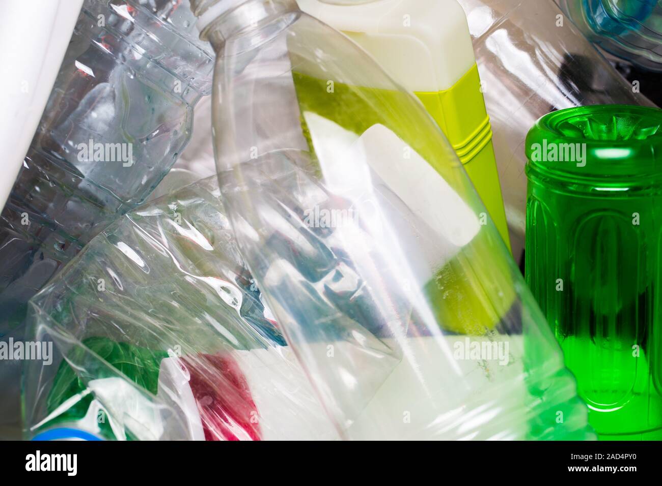 Foto von verwendeten Kunststoff-Flaschen Stockfoto