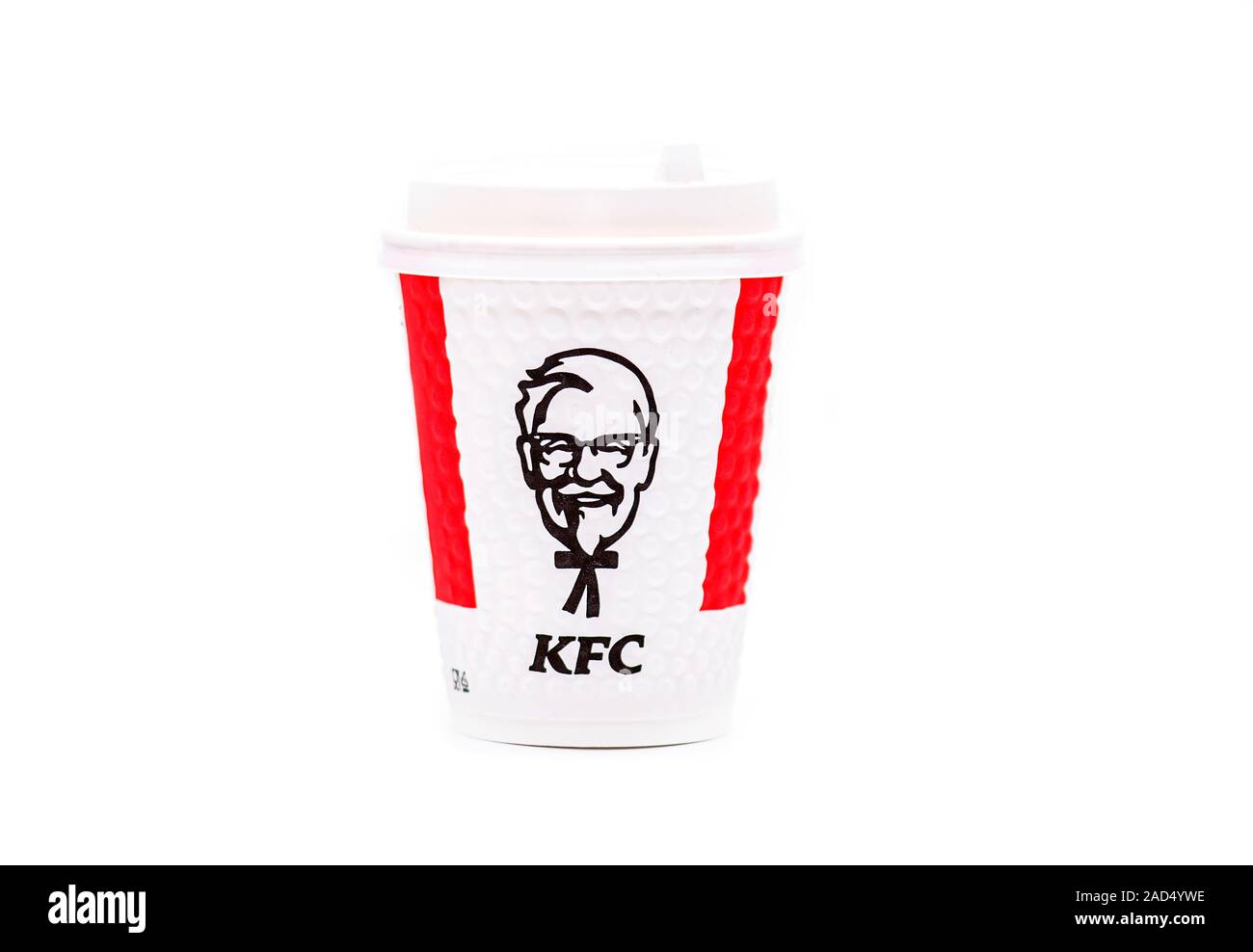 Kentucky - 23. November: Cup mit KFC-Logo oder Kentucky Fried Chicken isoliert auf weißem Hintergrund in Kentucky am 23. November. 2019 in den USA Stockfoto