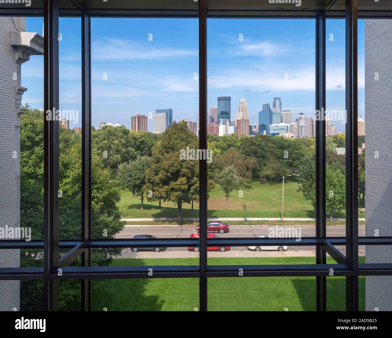 Die Skyline der Stadt vom Minneapolis Institut für Kunst, Minneapolis, Minnesota, USA Stockfoto