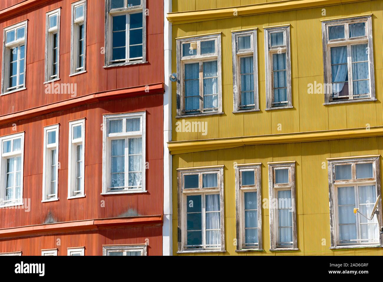 Detail der einige typische Häuser in Valparaiso, Chile gesehen Stockfoto