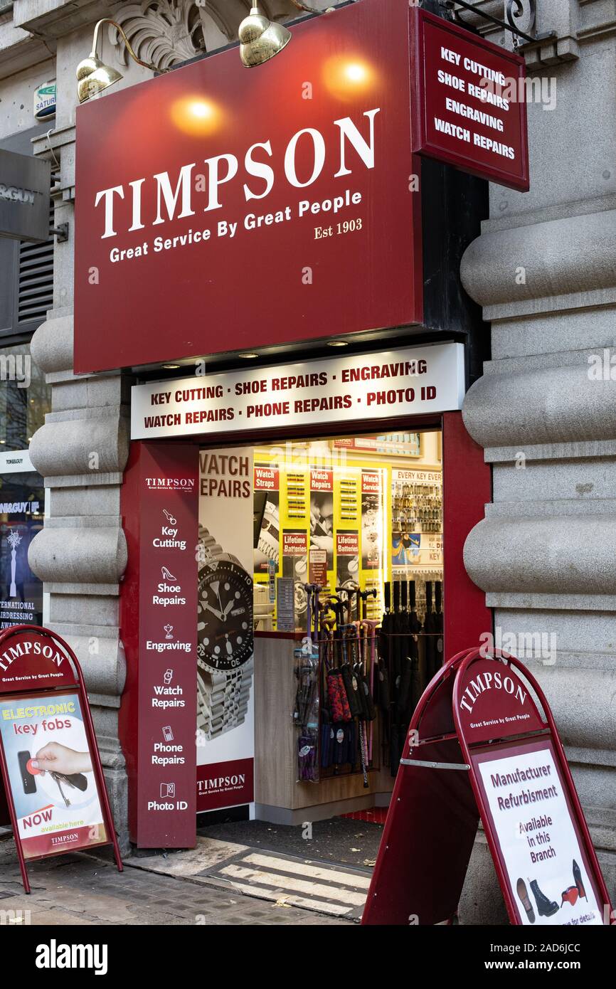 Ein Blick auf die Retail Outlet ist ein Timpson, Manchester Stockfoto