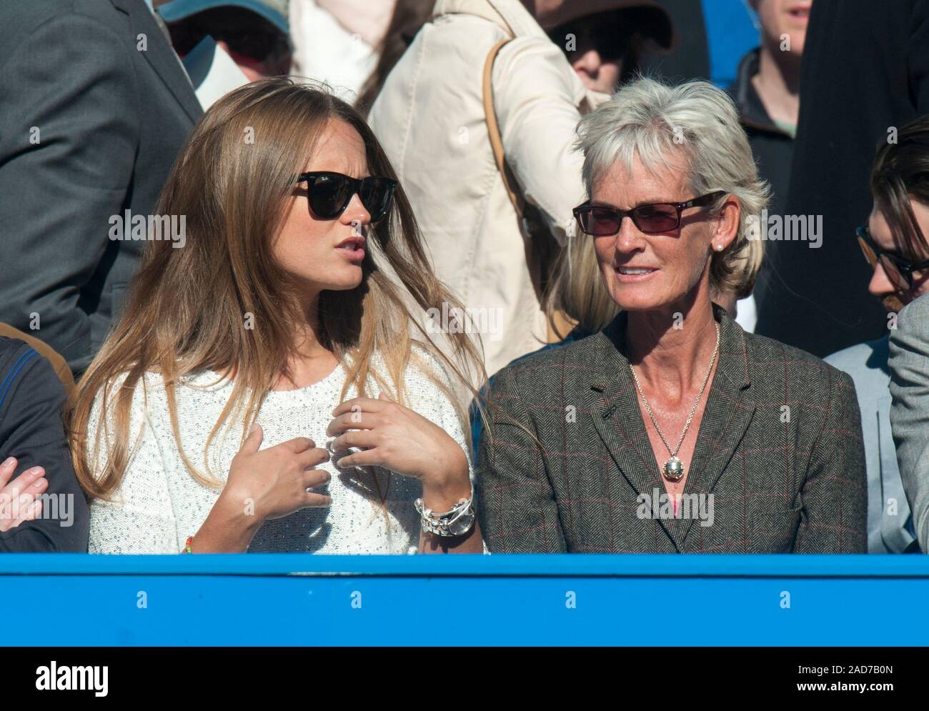 Freundin Kim Sears und Judy Murray, Andrew Murray am Queens Tennis Club in Aegon WM 2013. Stockfoto