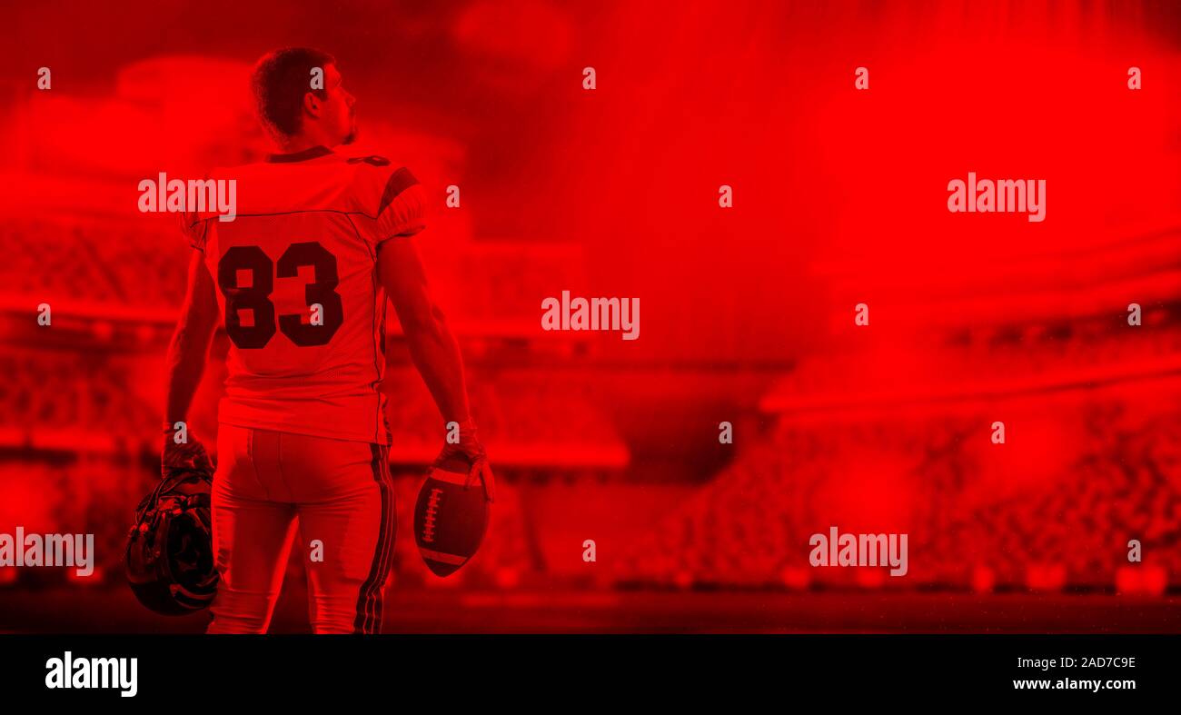 Duo getönten American Football Spieler in der Arena bei Nacht Stockfoto