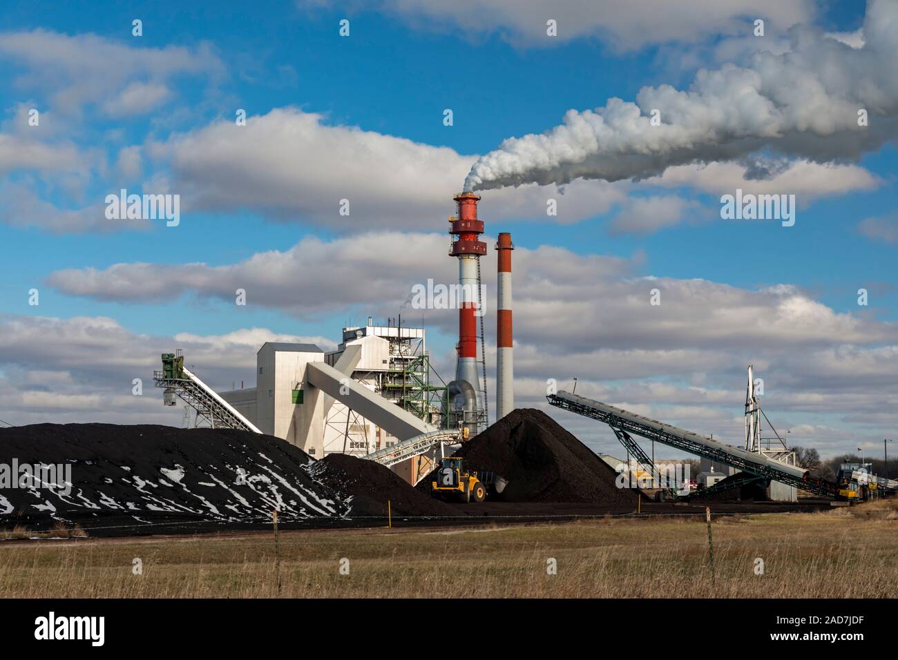 Sidney, Montana - ein Kohlekraftwerk durch Montana-Dakota Utilities Co., eine Tochtergesellschaft der MDU Resources Group betrieben. Stockfoto