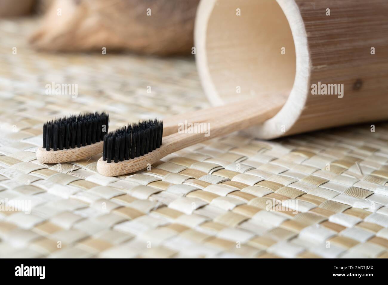 Biologisch abbaubar ungiftig Zahnbürsten aus Bambus in den Philippinen. Stockfoto