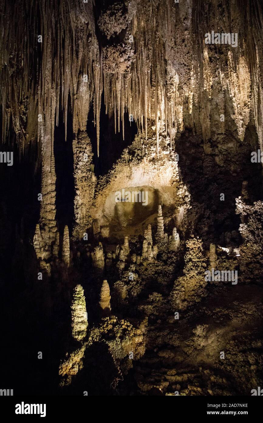 Höhle Stalaktiten und Stalagmiten in Carlsbad Cavern National Park, New Jersey Stockfoto