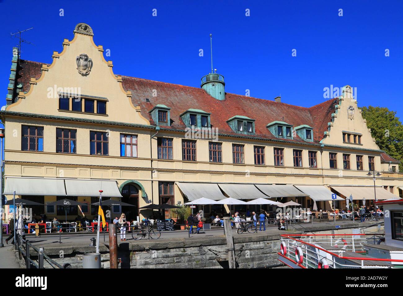 Lindau am Bodensee, Seepromenade mit Empfangsgebäude und Marmorsaal Stockfoto