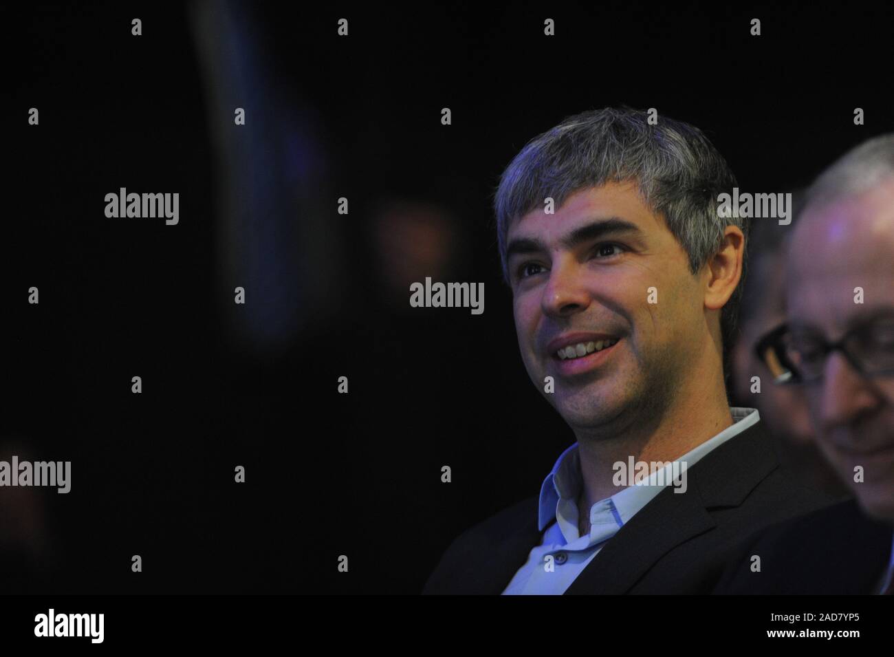 *** Datei FOTOS *** Larry Page und Sergey Brin, step-down als Leiter von Google. Google CEO Larry Page auf einer Pressekonferenz verkündete, dass Google 22.000 Quadratfuß seinen Hauptsitz in New York, Cornell NYC Tech University bei Google Hauptquartier in New York am 21. Mai 2012 vergeben. Credit: Dennis Van Tine/MediaPunch Stockfoto