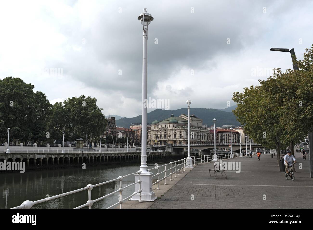 Blick auf die Mündung von Bilbao und dem Arenal aridge, Bilbao, Baskenland, Spanien Stockfoto