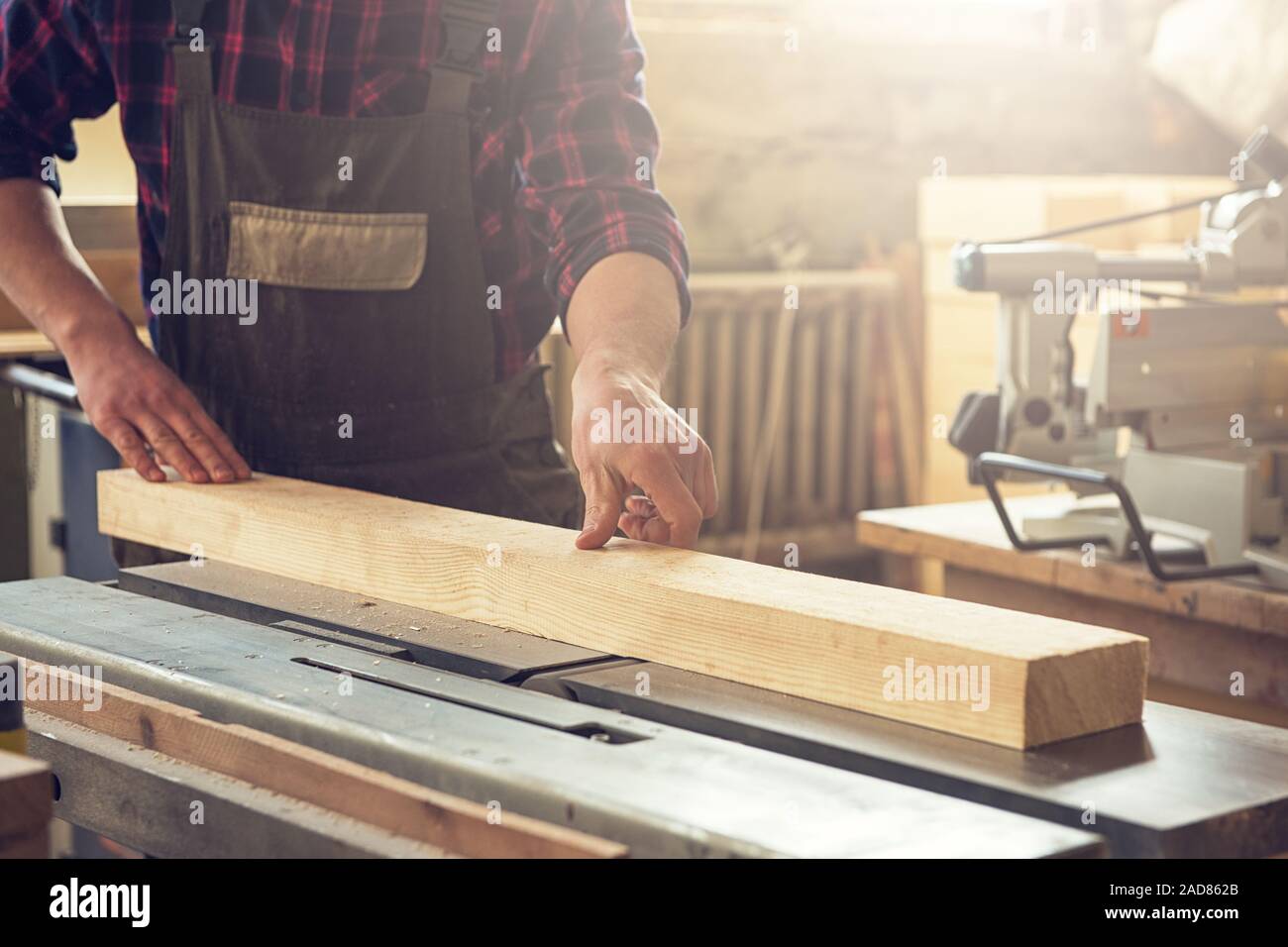 Zimmermann gehobelt Holzblock Stockfoto