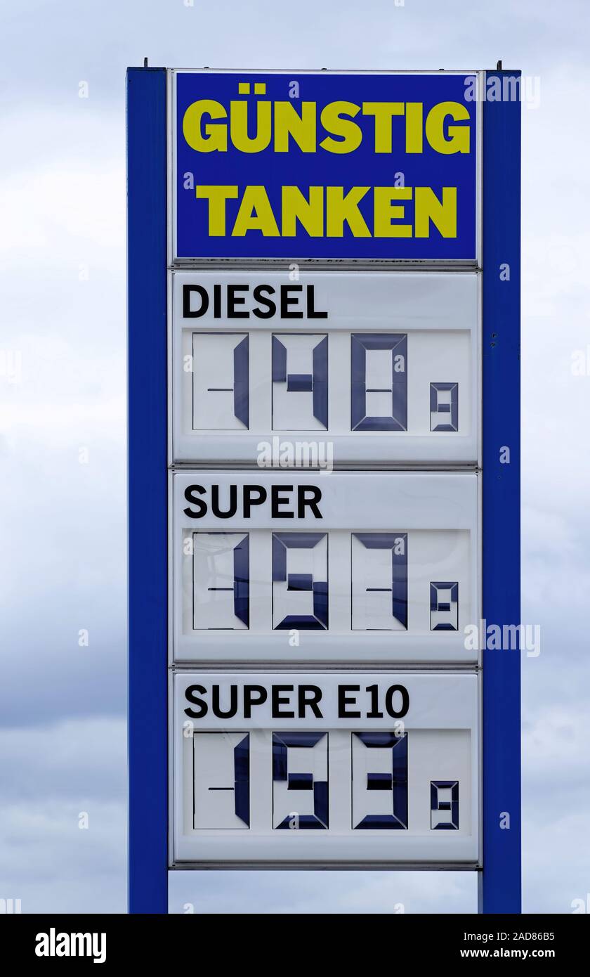 Preise in einem Gas stion in Deutschland Stockfoto