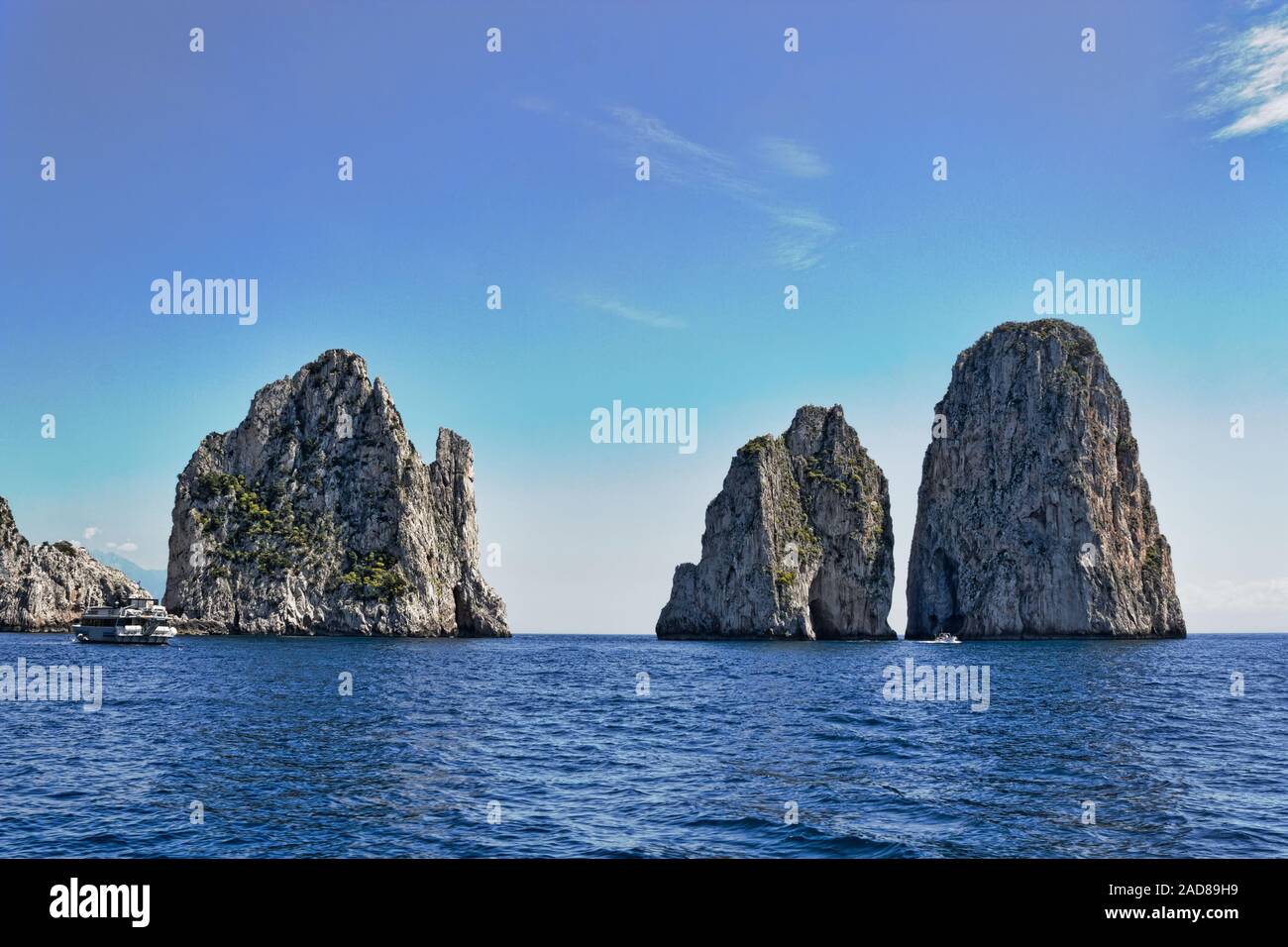 Capri Faraglioni-Felsen Stockfoto
