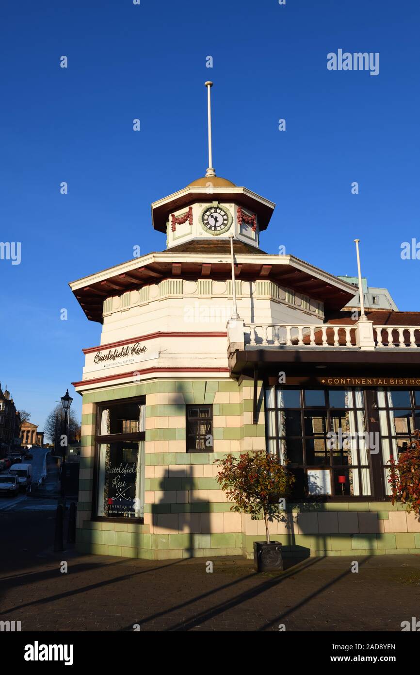 Im Jahr 1914 eröffneten Schlachtfeld Rest ist nur noch die Straßenbahn Tierheim in Großbritannien und ist jetzt ein Italienisches Restaurant in Langside, Glasgow, Schottland. Stockfoto