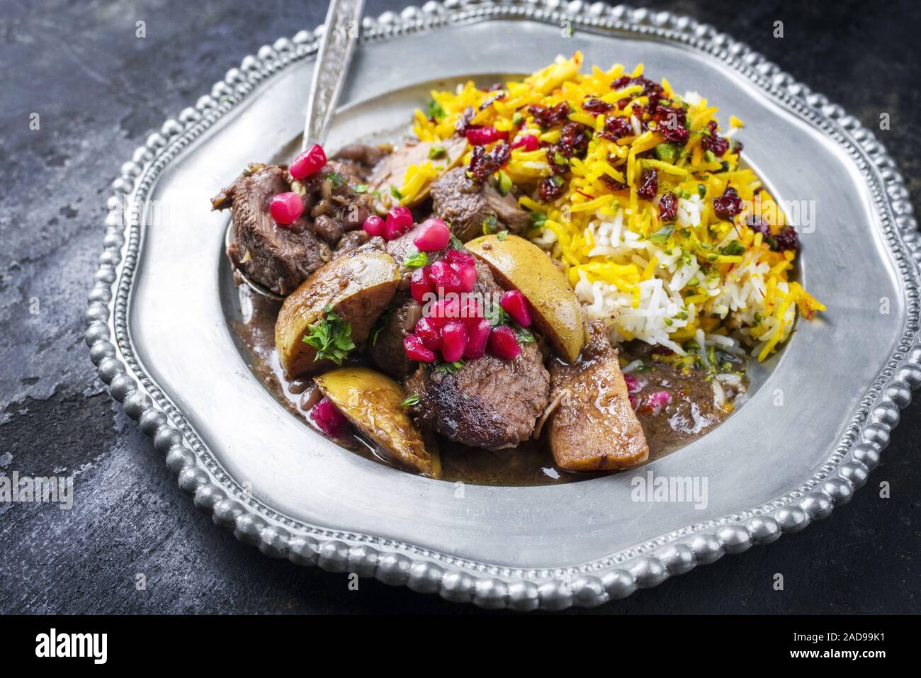 Traditionelle Iranische khoresh beh Eintopf mit Brocken Lamm Stockfoto