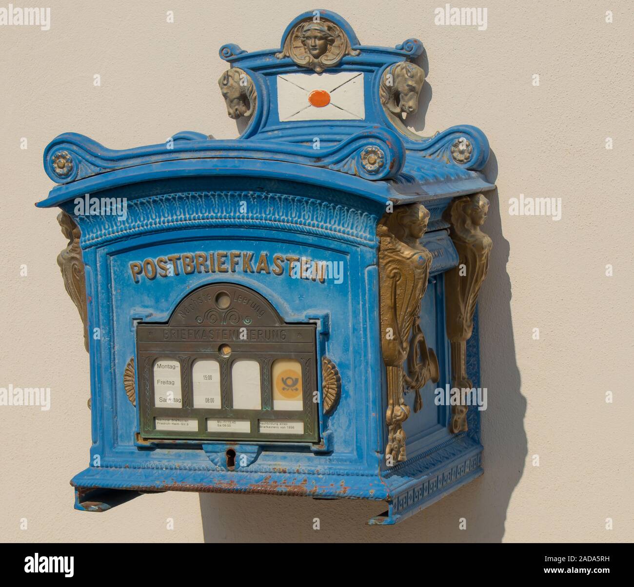 Historische Briefkasten in Weiler ich. Allgäu, Weiler-Simmerberg, Bayern Stockfoto