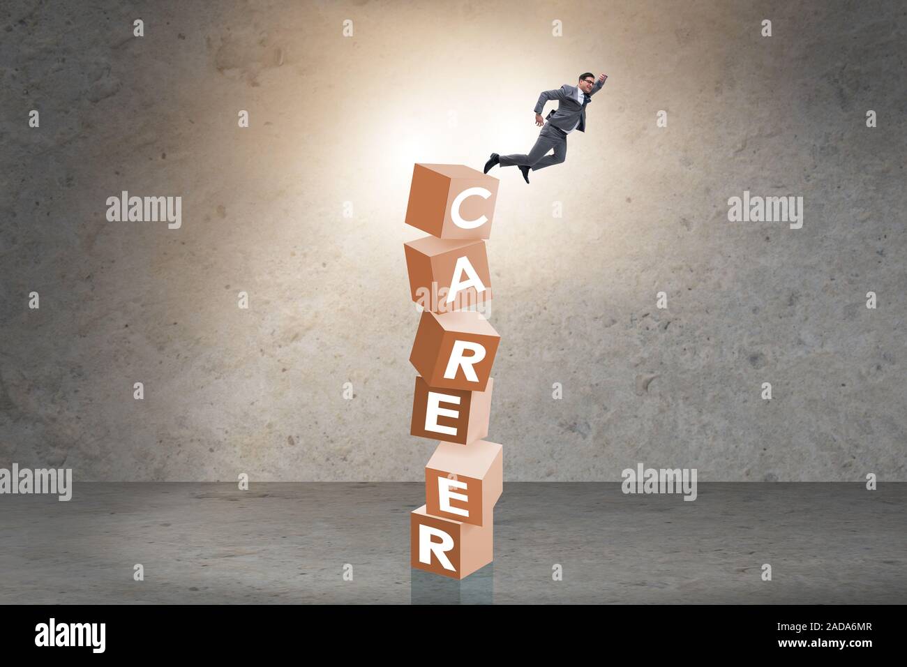 Career Concept mit Geschäftsmann auf der Oberseite des Blocks Stockfoto