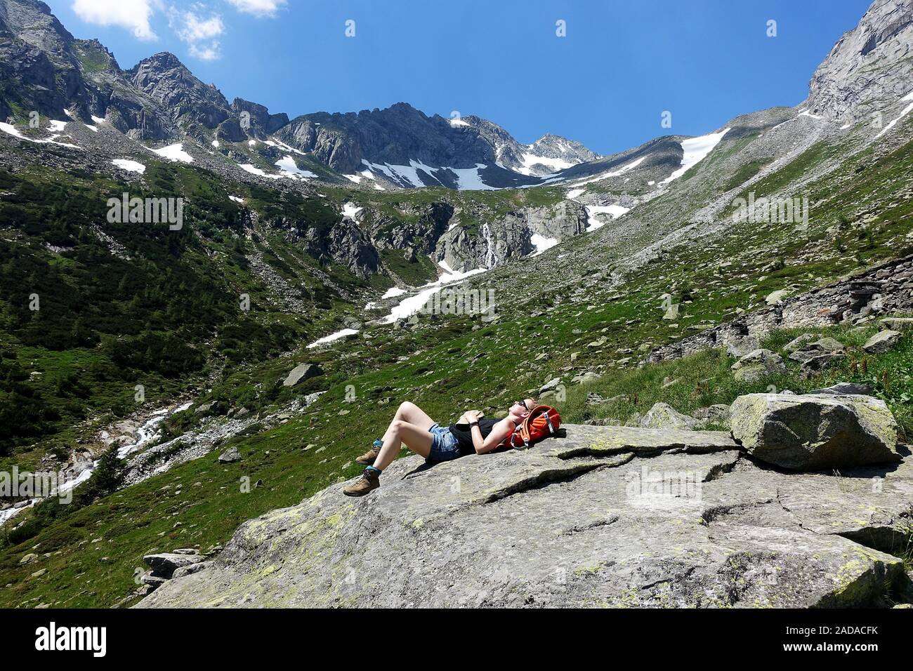Wandersfrau an den Rest, Ötztaler Alpen, Österreich Stockfoto