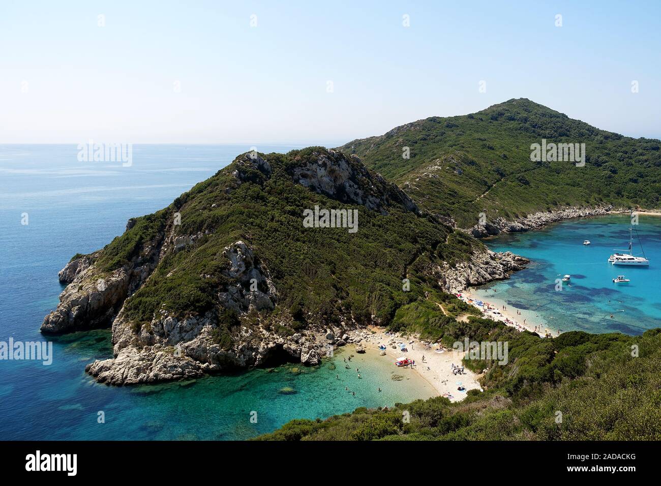 Timoni Bucht in Afionas, ein beliebtes Touristenziel, Korfu, Griechenland Stockfoto