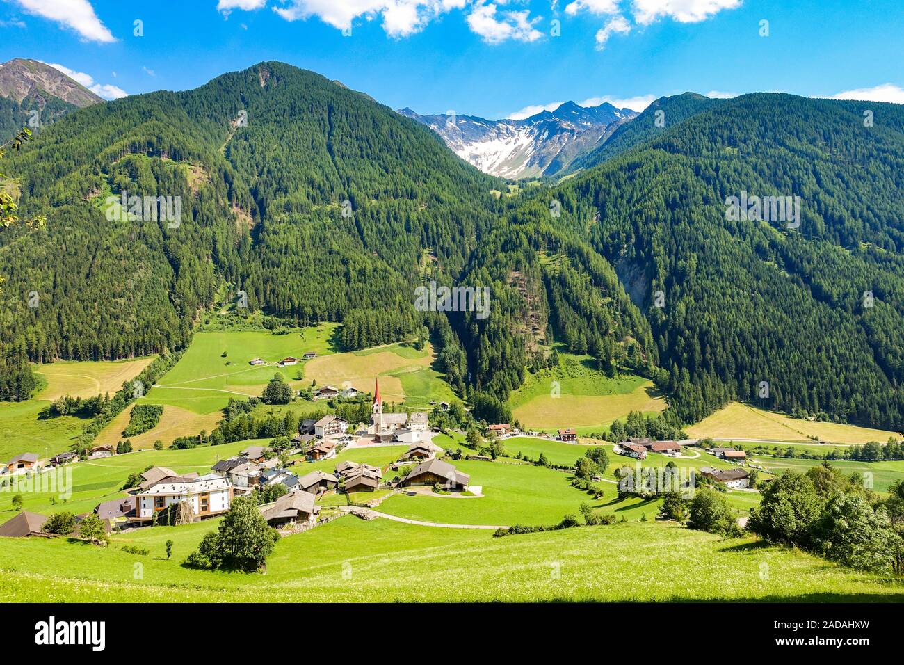 Das malerische Dorf von St. Jakob im Ahrntal, Südtirol, Italien Stockfoto