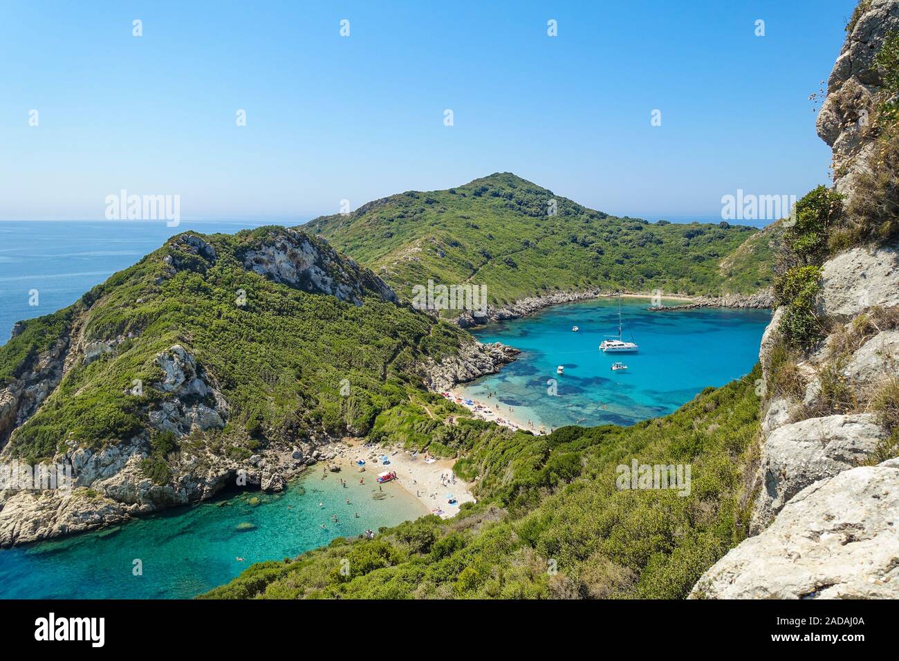 Timoni Bucht in Afionas, ein beliebtes Touristenziel, Korfu, Griechenland Stockfoto
