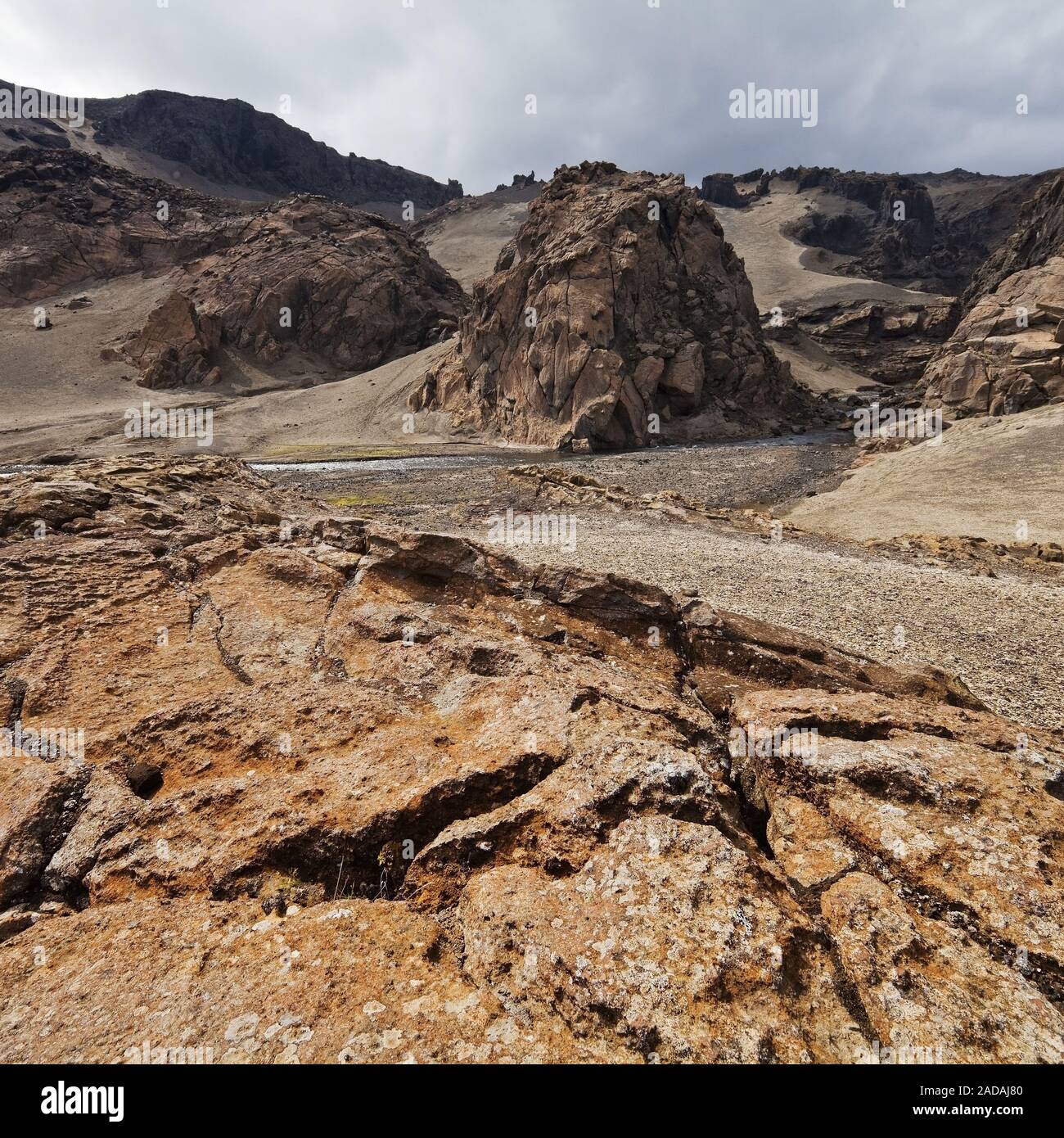 Bizarr geformten Landschaft mit Lavasteinen und Bimsstein in der Dragon Valley, Drekagil, Island Stockfoto