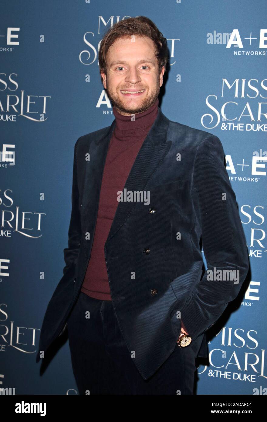 London, Großbritannien. 03 Dez, 2019. Andrew Gower besucht die Miss Scarlet und der Herzog Welt Premiere TV Screening im St. Pancras Renaissance Hotel in London. Credit: SOPA Images Limited/Alamy leben Nachrichten Stockfoto