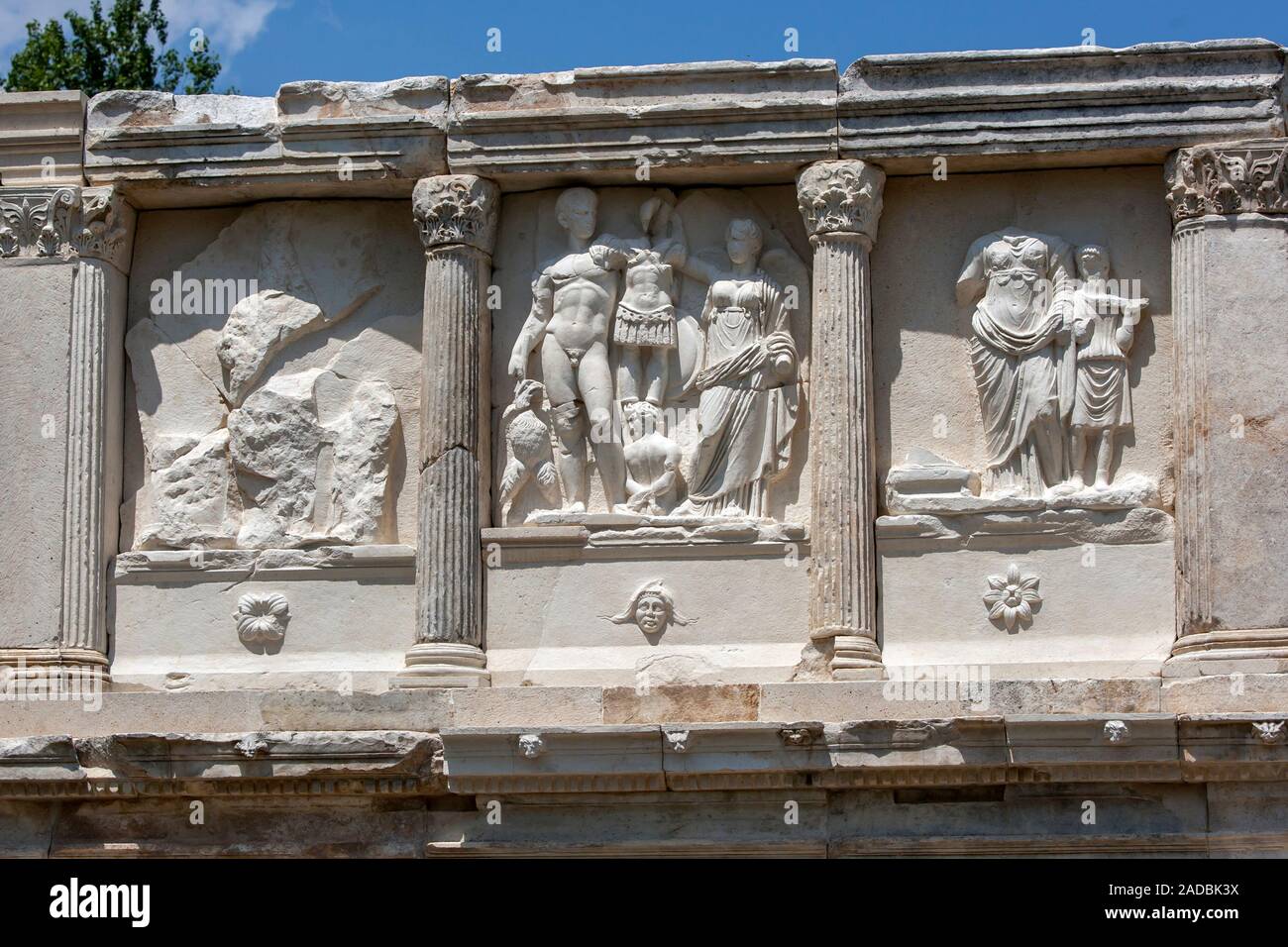 Ein Abschnitt des Sebasteion, war eine religiöse Heiligtum um die Verehrung der Römischen Kaiser an der antiken Stätte von Aphrodisias in der Türkei. Stockfoto