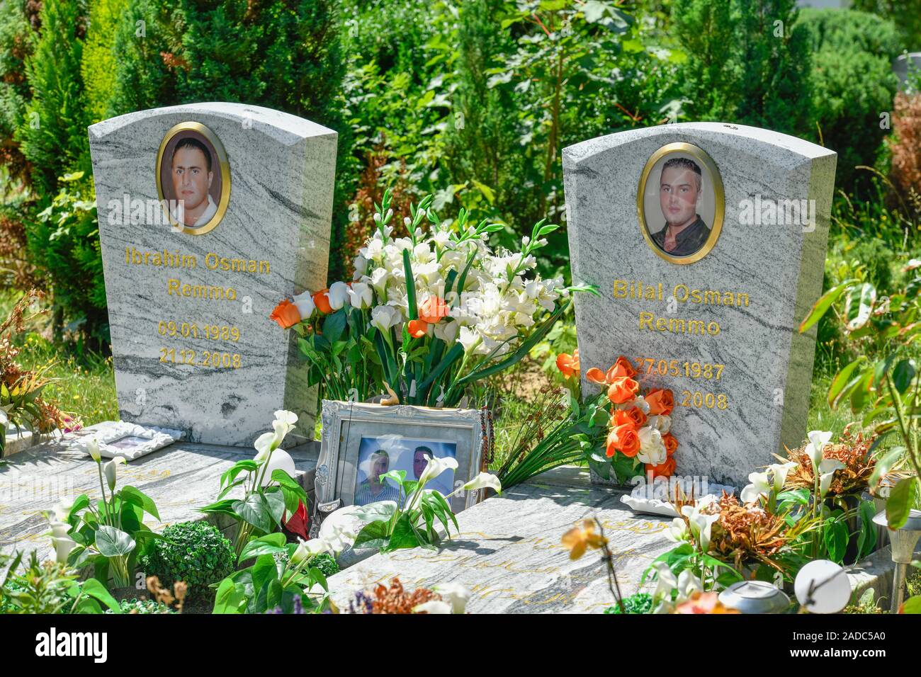 Gräber Ibrahim Osman Remmo und Bilal Osman Remmo, Islamischer Friedhof, Columbiadamm, Tempelhof, Tempelhof-Schöneberg, Berlin, Deutschland Stockfoto