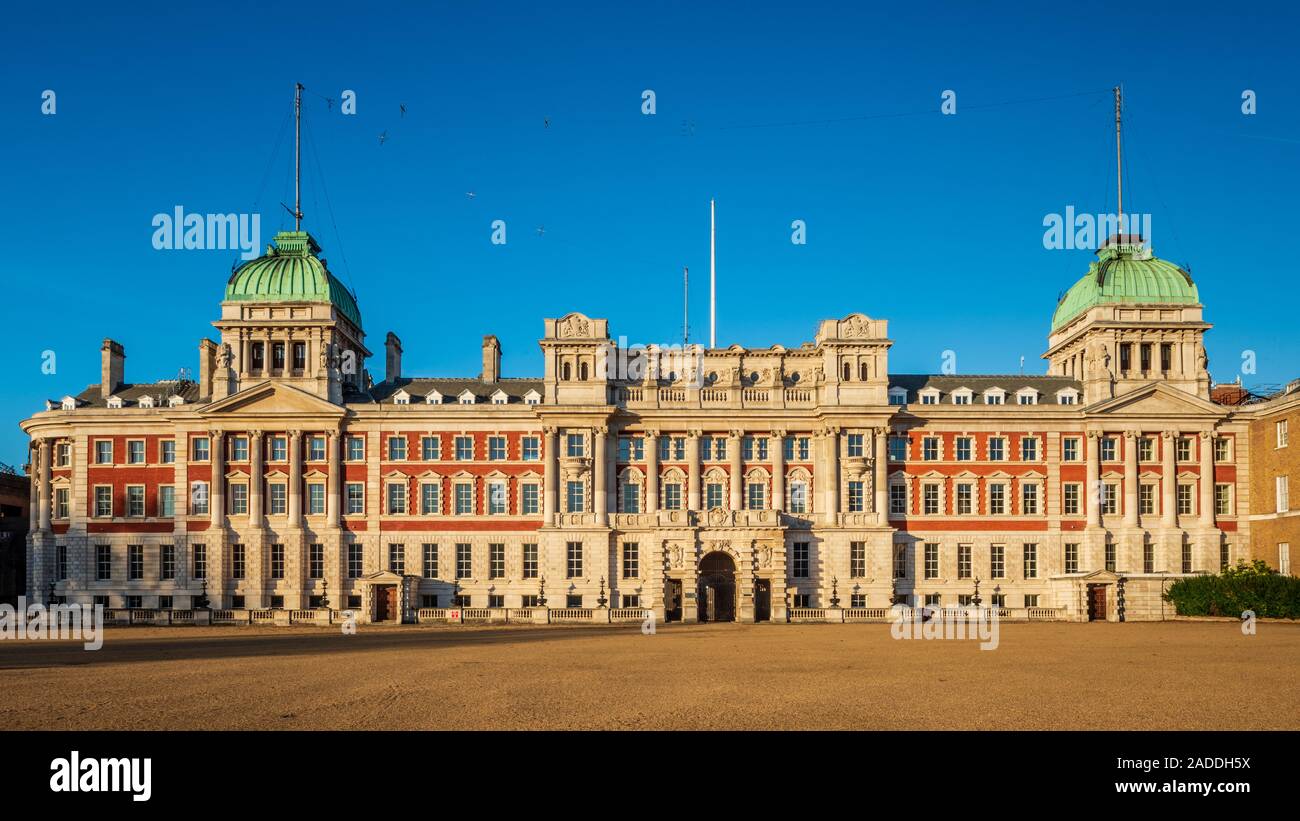 Die Admiralität Erweiterung London oder Old Admiralty Building. Queen Anne Stil Gebäude aus dem späten 19. Jahrhundert auf Horse Guards Parade in Whitehall London. Stockfoto