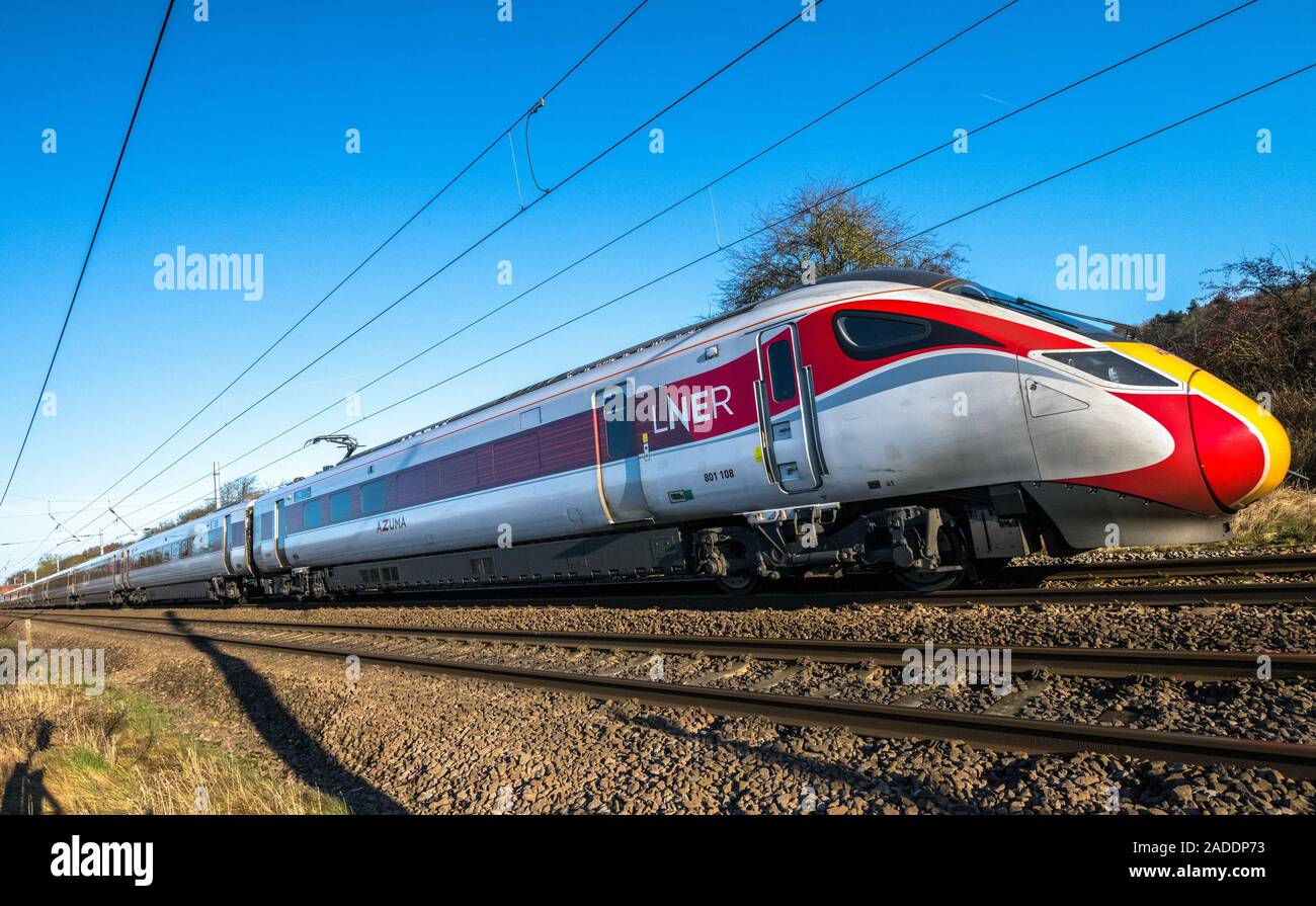 Die neue LNER Azuma elektrische Zug auf der East Coast Mainline, England, UK. Stockfoto